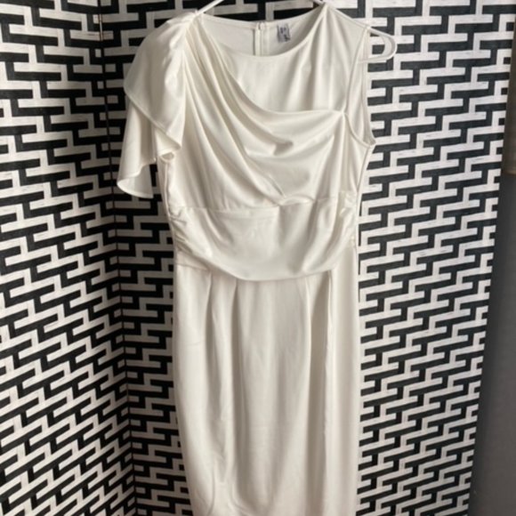 HP😍 NWOT White Ruched Dress - Picture 4 of 7
